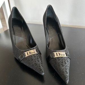 DIOR PUMPS